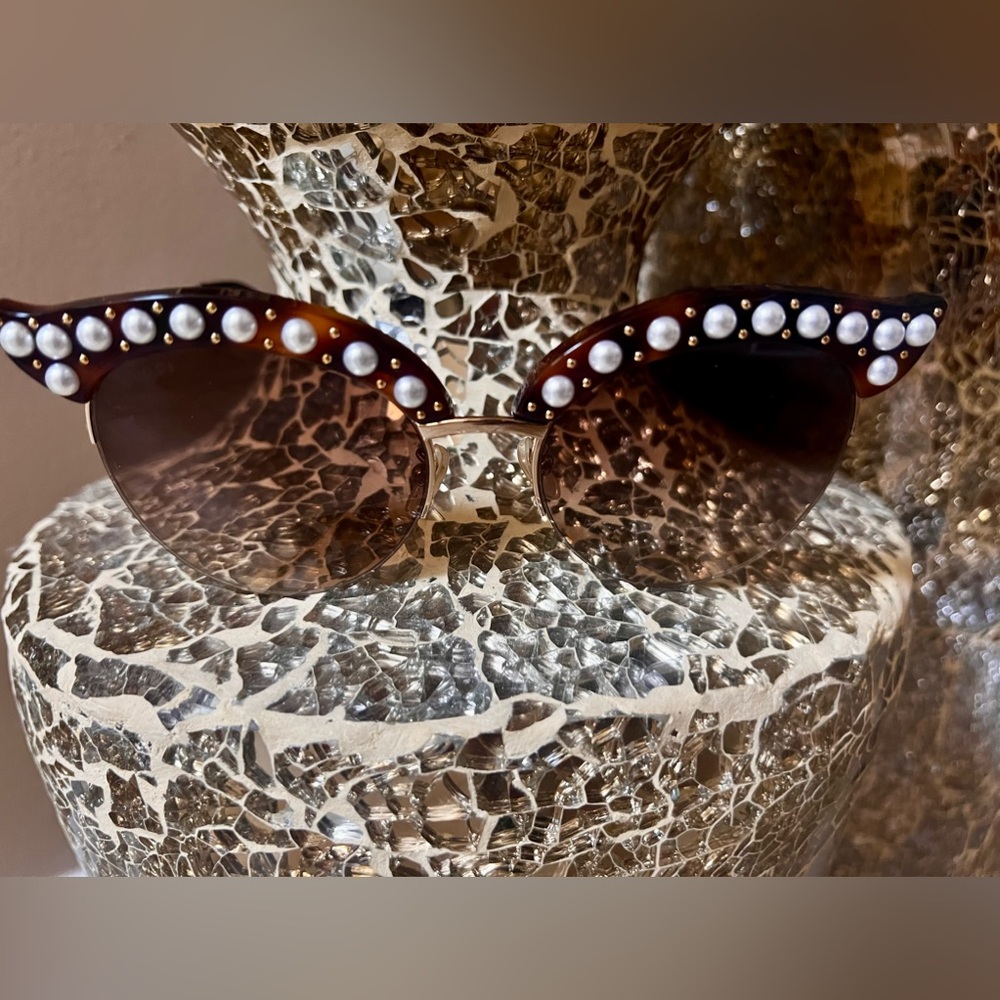 GUCCI SUNGLASSES GG0212S 002 CAT EYE HAVANA GOLD PEARL ACCENTS